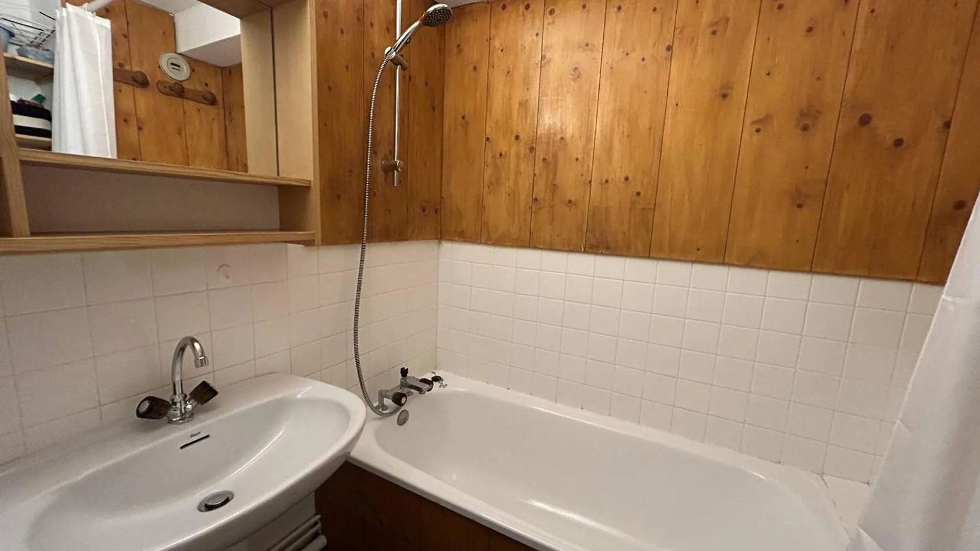 Studio Alpin Confortable Avec Wifi Et Balcon - Meribel - Fr-1-355-268 Les Allues Apartment